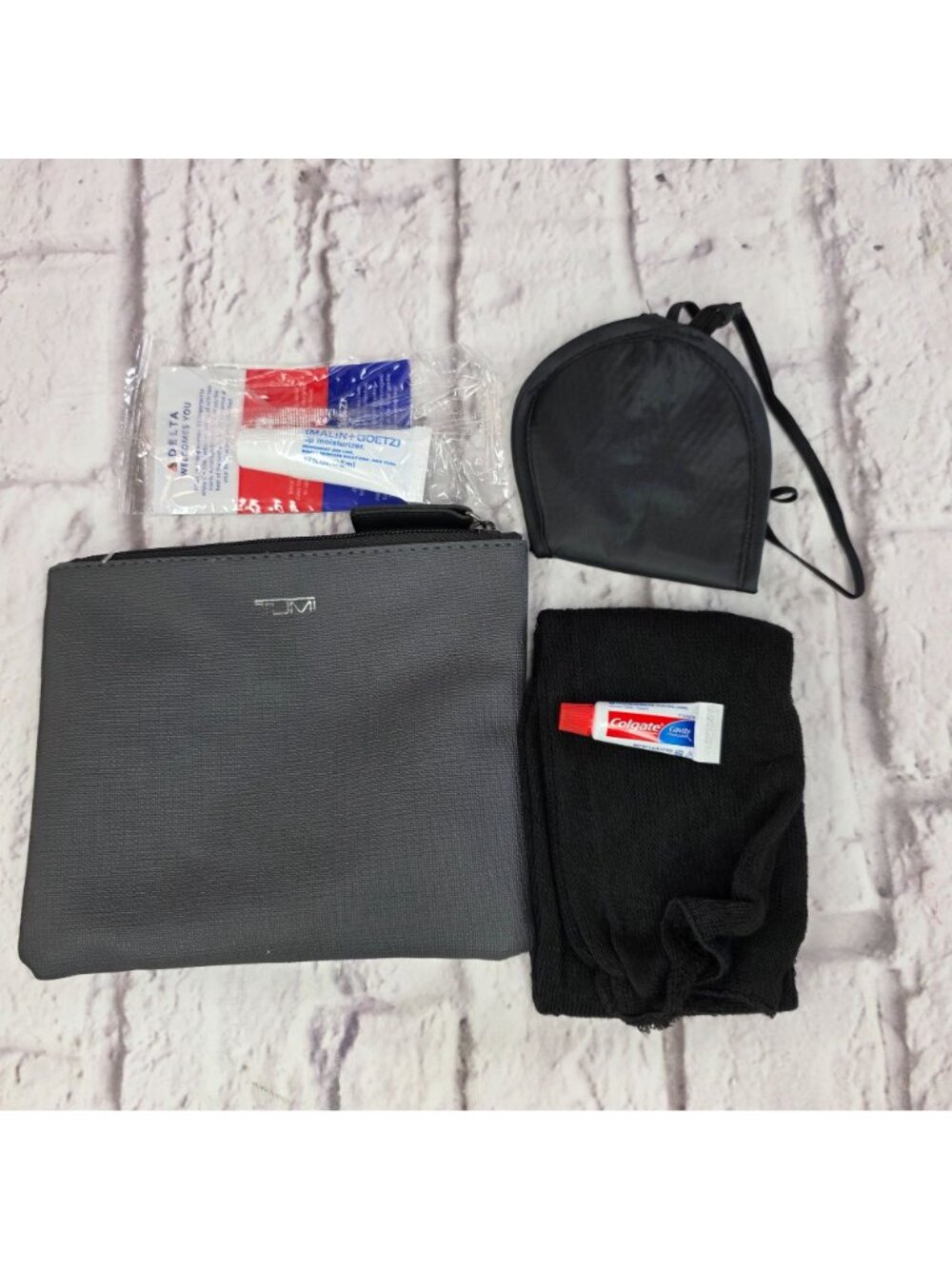 Tumi Delta Airlines Amenity Kits Set Of 4 Travel Pouches Black Gray Blue Nylon View 3